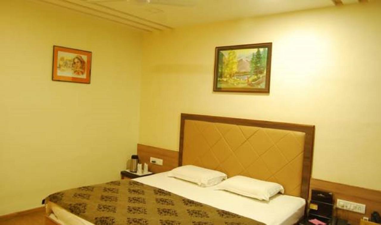 Hotel Savera Palace Mount Abu Ngoại thất bức ảnh