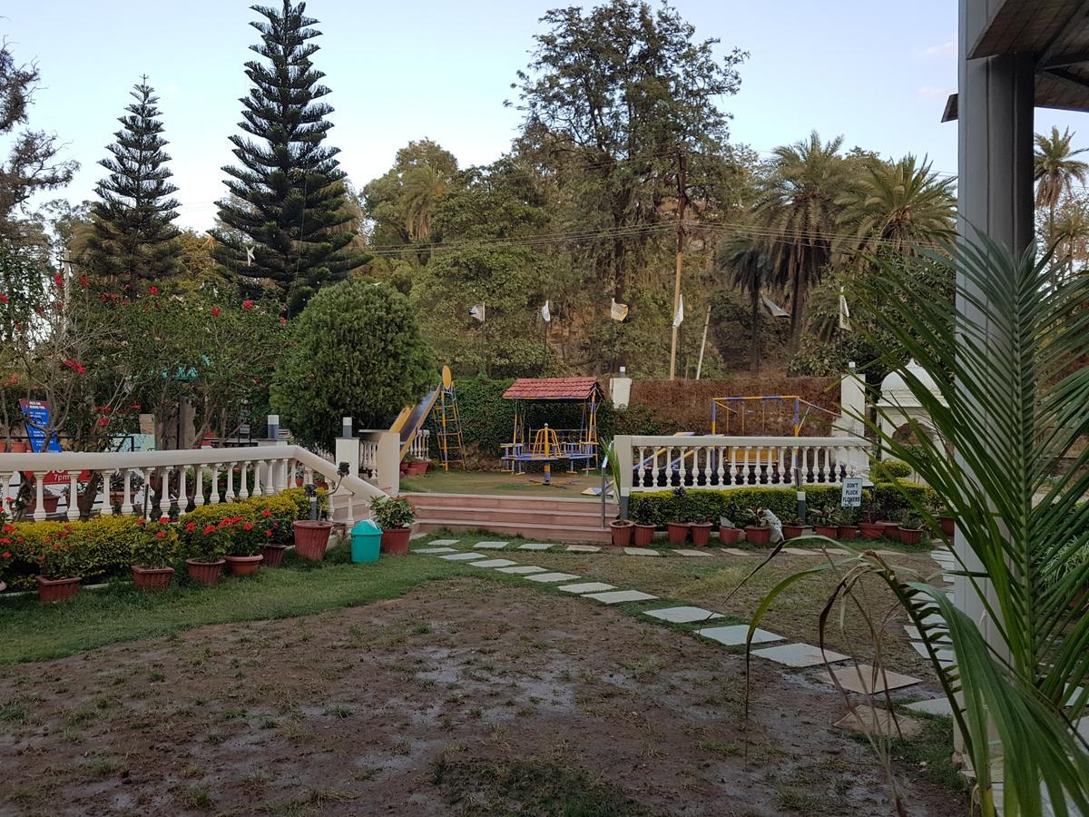 Hotel Savera Palace Mount Abu Ngoại thất bức ảnh